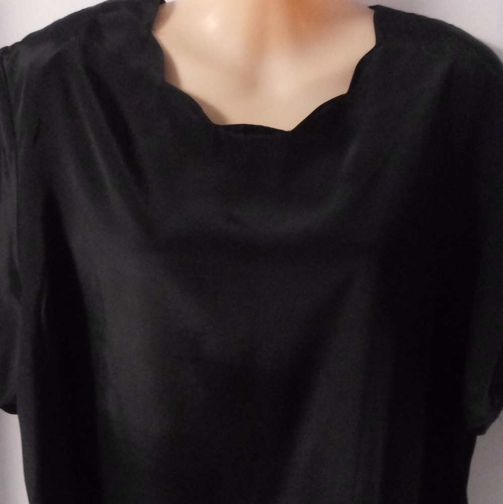 BLACK BLOUSE
